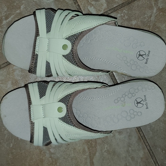 BNIB Hush Puppies Motion Sandals - Picture 5 of 6